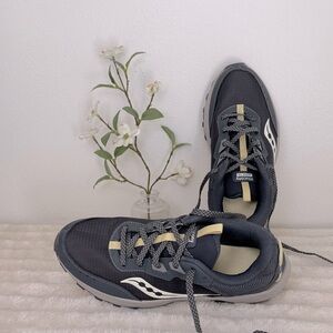 Saucony Women's Aura TR Running Shoe S10862, size 9M